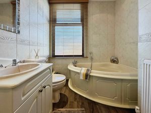 Photo 8- click for photo gallery